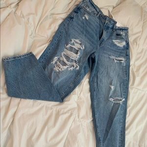 Relaxed Mom Jeans - American Eagle